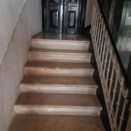 Explore From An Artistic Alfama Апартаменти Лісабон