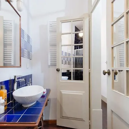 Explore From An Artistic Alfama * Lisbon