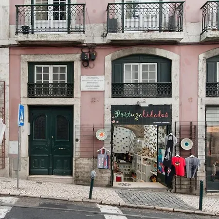 Apartment Explore From An Artistic Alfama Lisbon