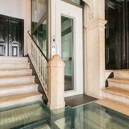 Apartment Explore From An Artistic Alfama *