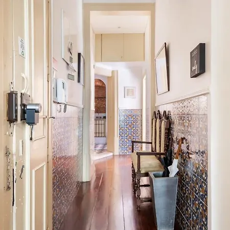 Apartment Explore From An Artistic Alfama