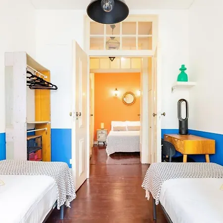 Apartment Explore From An Artistic Alfama *