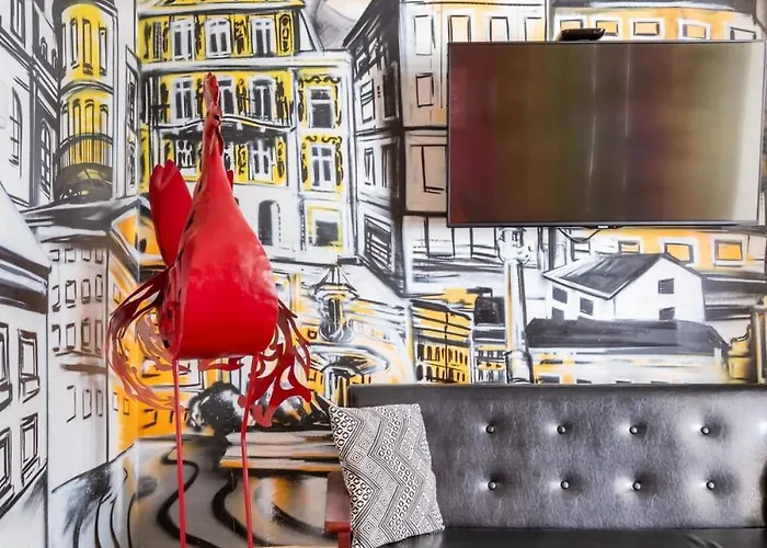 Explore From An Artistic Alfama *