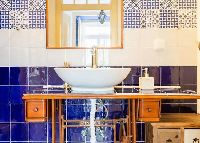 Explore From An Artistic Alfama * Lisbon