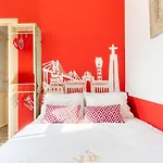 Explore From An Artistic Alfama Lisboa